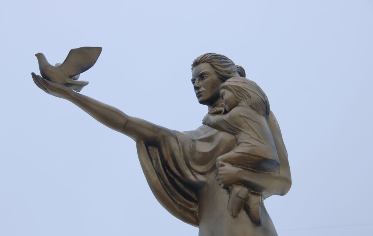 Обложка статьи В Бердске открыли памятник «Женщине‑матери защитника Отечества»