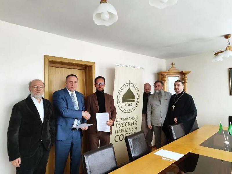 Обложка статьи «Билайн» запустил спецтариф для участников «Всемирного русского народного собора»