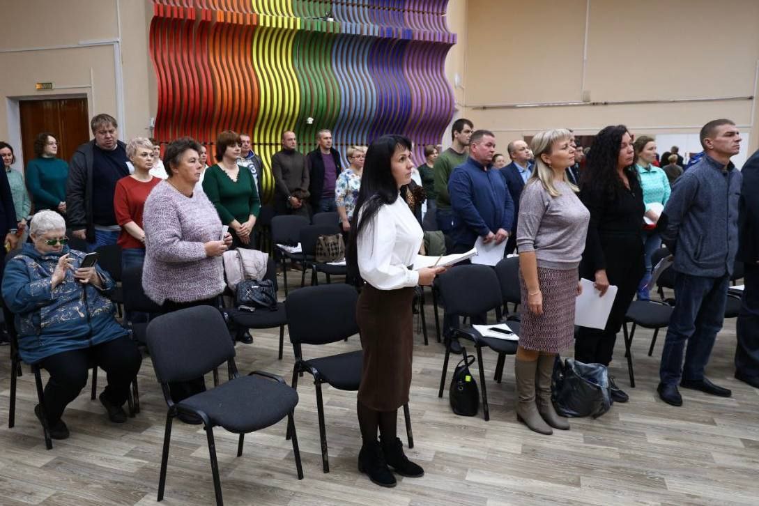 Обложка статьи В Карелии пенсионерку привлекли к ответственности за то, что она не встала во время гимна