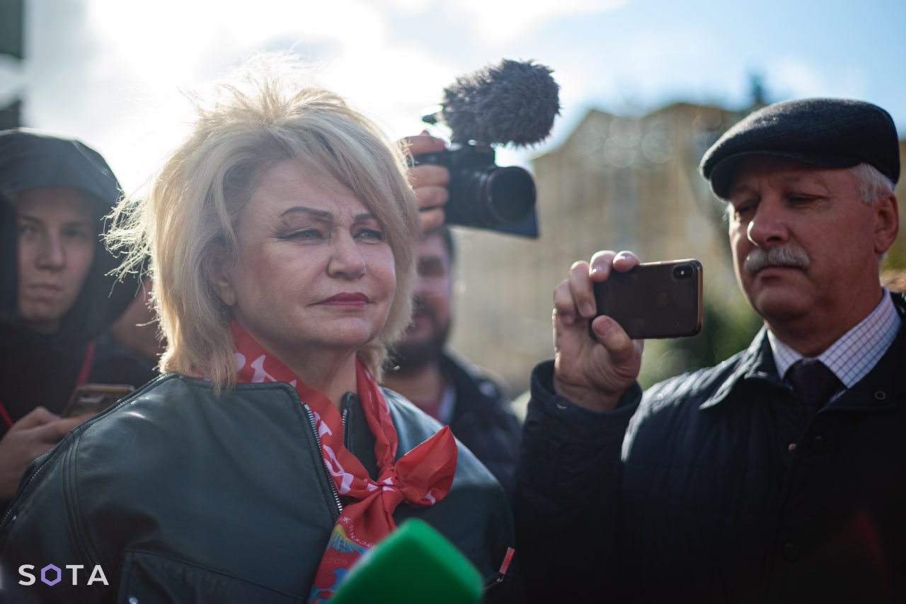 Обложка статьи Останина назвала рост интереса к ЭКО «психо-информационной войной» и обвинила своих критиков в «ударе в спину» участникам войны