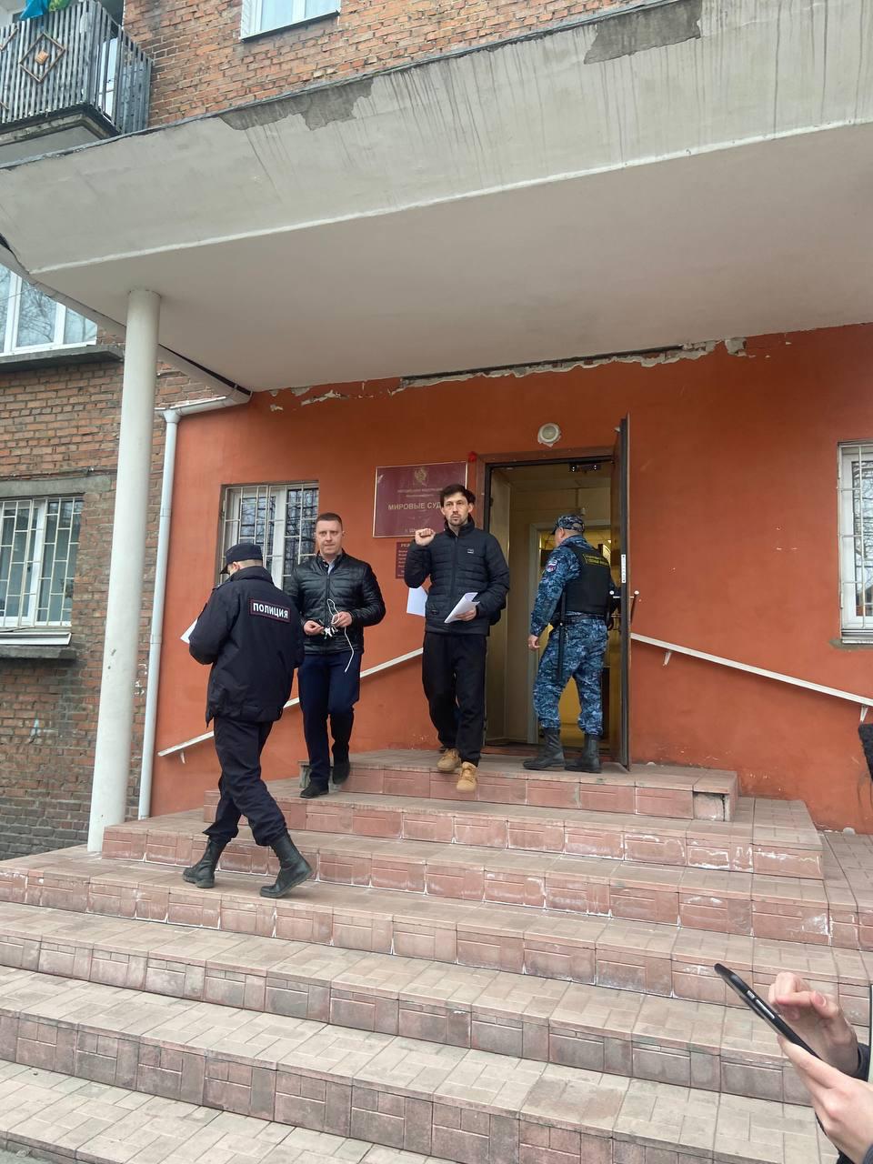 Обложка статьи Лидера иркутского «Яблока» Григория Грибенко арестовали на 12 суток