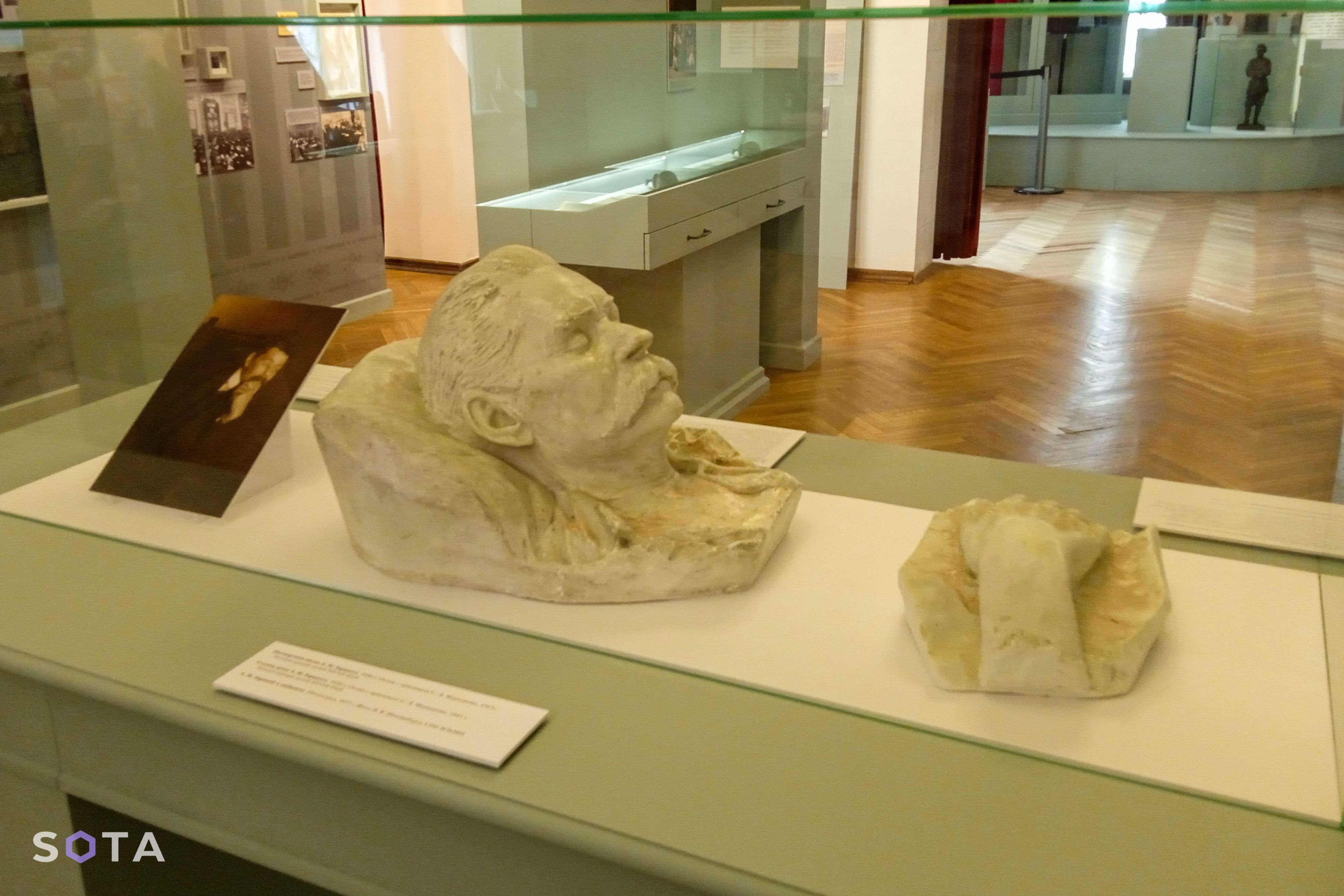 Выставка «МАКСИМально Горький» / Дайана Р. Шерман