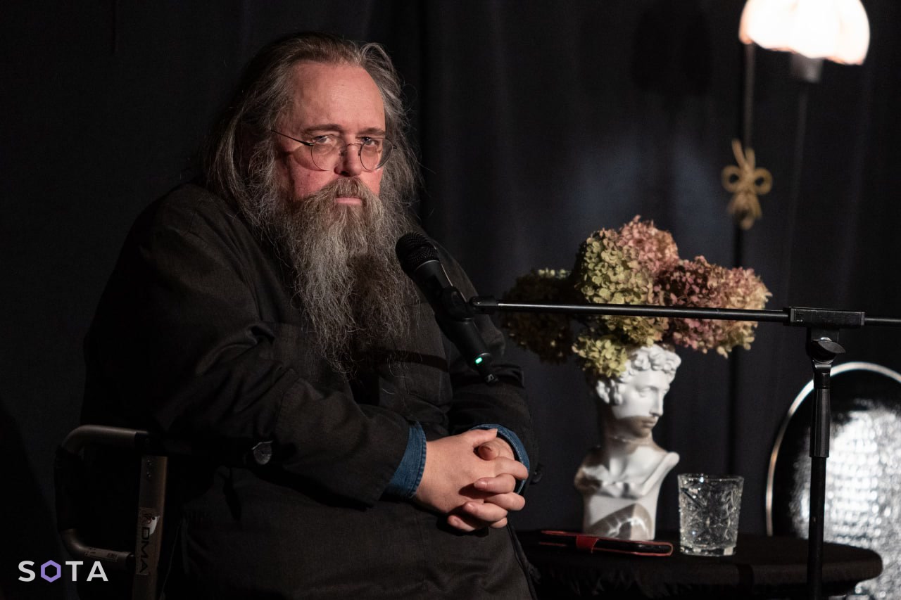 Обложка статьи Кураев: Администрация президента платила медийным лицам РПЦ