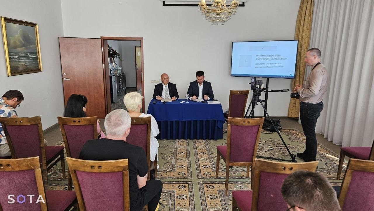 Дмитрий Скиндерев на пресс-конференции. Фото: Петр Иванов / SOTA