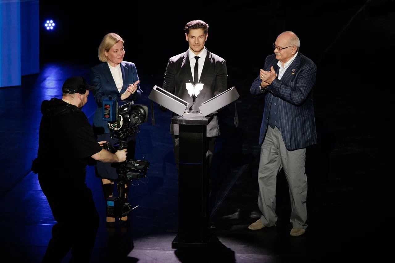 Обложка статьи На миллион долларов от Михалкова претендуют пять киргизских фильмов и всего один российский. В нем снялся лучший друг Михалкова