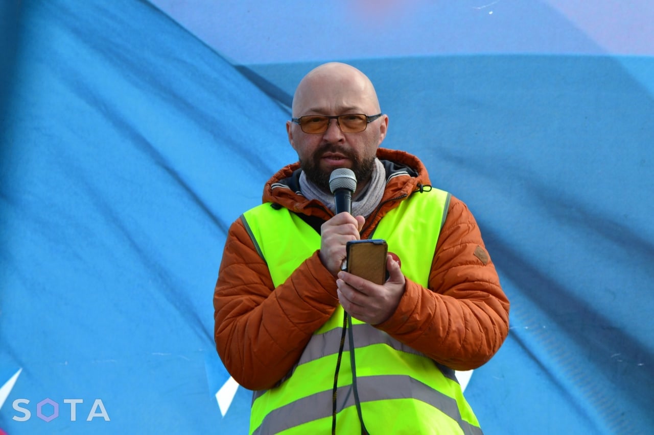 Обложка статьи Во Франции в возрасте 52 лет скончался либертарианец и один из наиболее известных представителей протеста на Шиесе Дмитрий Секушин