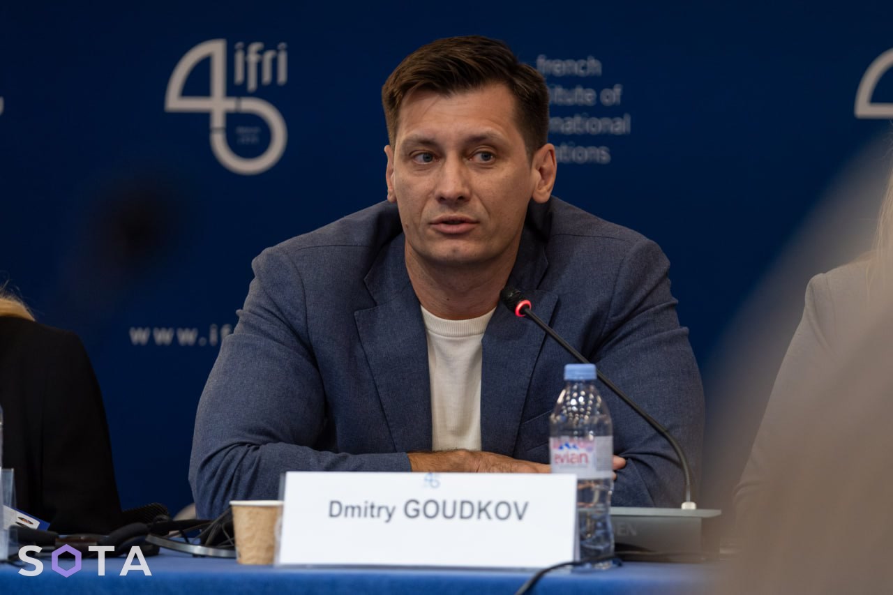 Обложка статьи Гудков вновь призвал поддержать «план Б» «Яблока» — после того, как Волков и Кац предложили иную стратегию