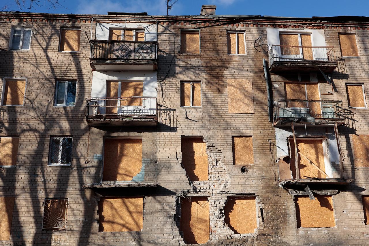 Обложка статьи В Украине отменили коммунальные платежи для разрушенного жилья