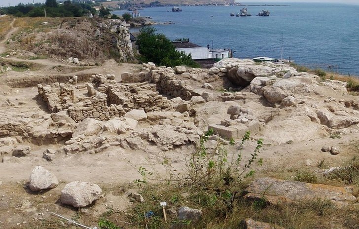 Раскопки античного Мирмекия. Фото: Александр Бутягин
