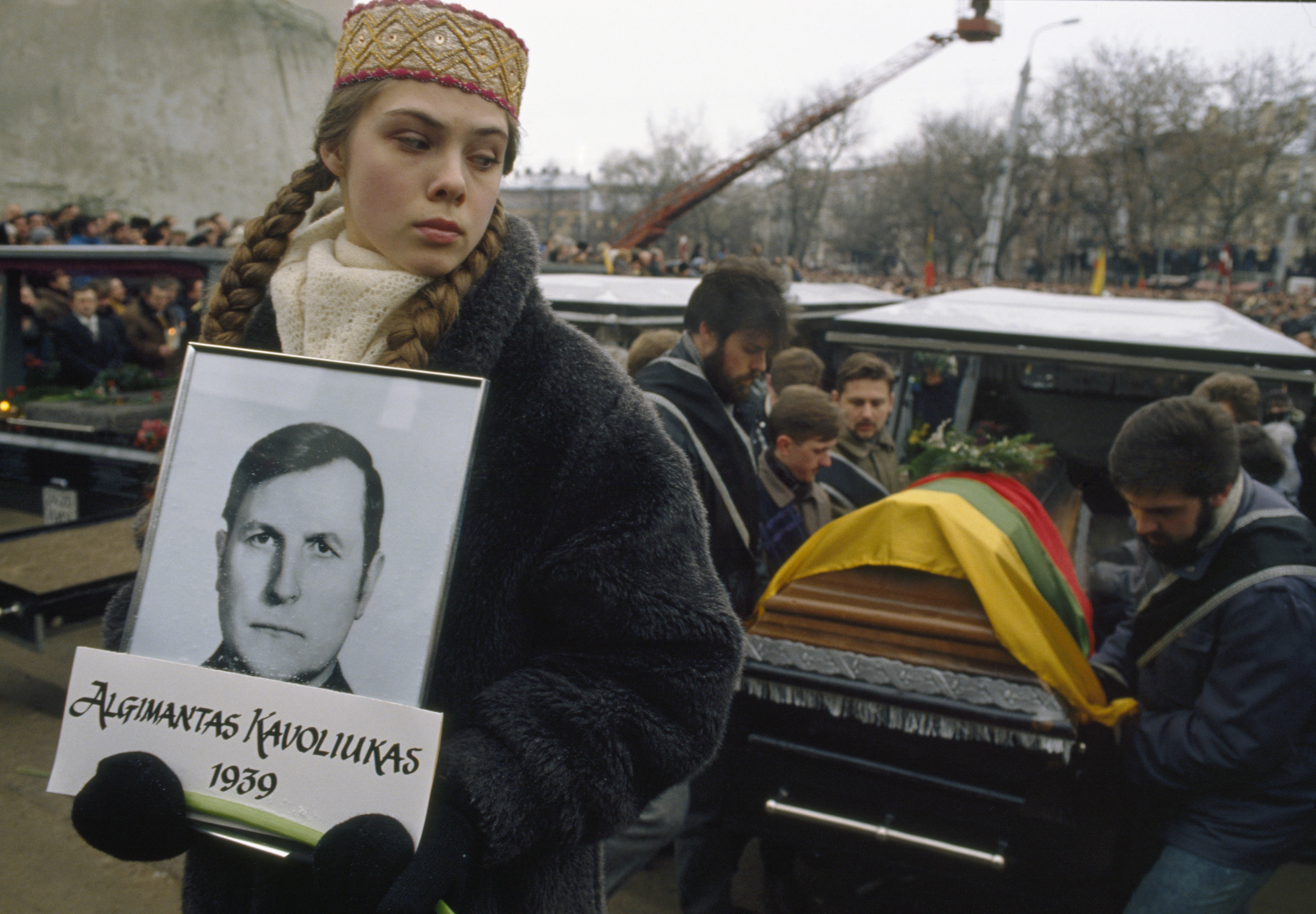 Похороны погибших во время штурма телецентра в Вильнюсе, 16 января 1991.
Pascal Le Segretain / Sygma / Getty Images