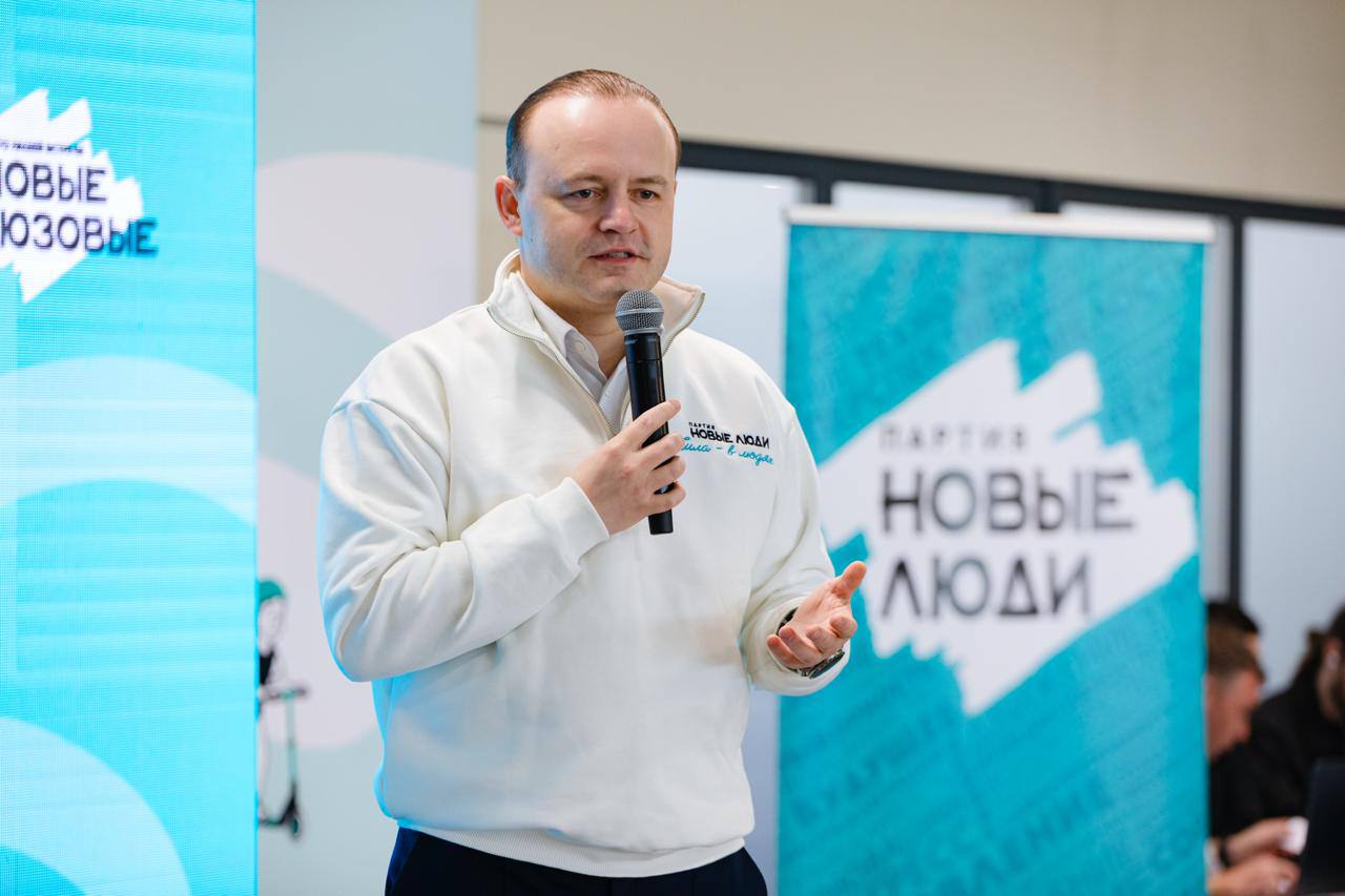 Обложка статьи Голосовавший за закон о гражданской казни депутат Даванков потребовал не отсекать от страны эмигрантов