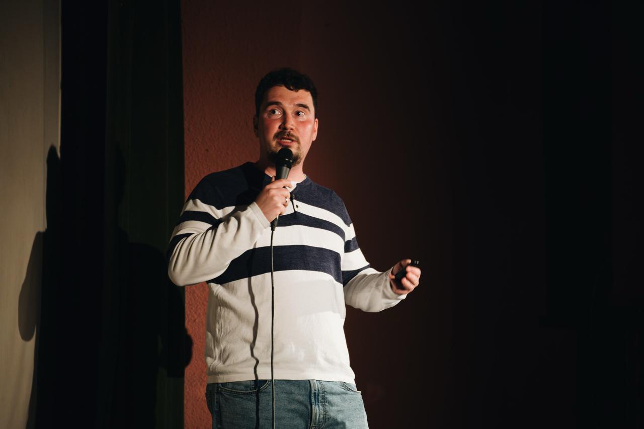 Обложка статьи Латвийские власти запретили лекцию Гершмана