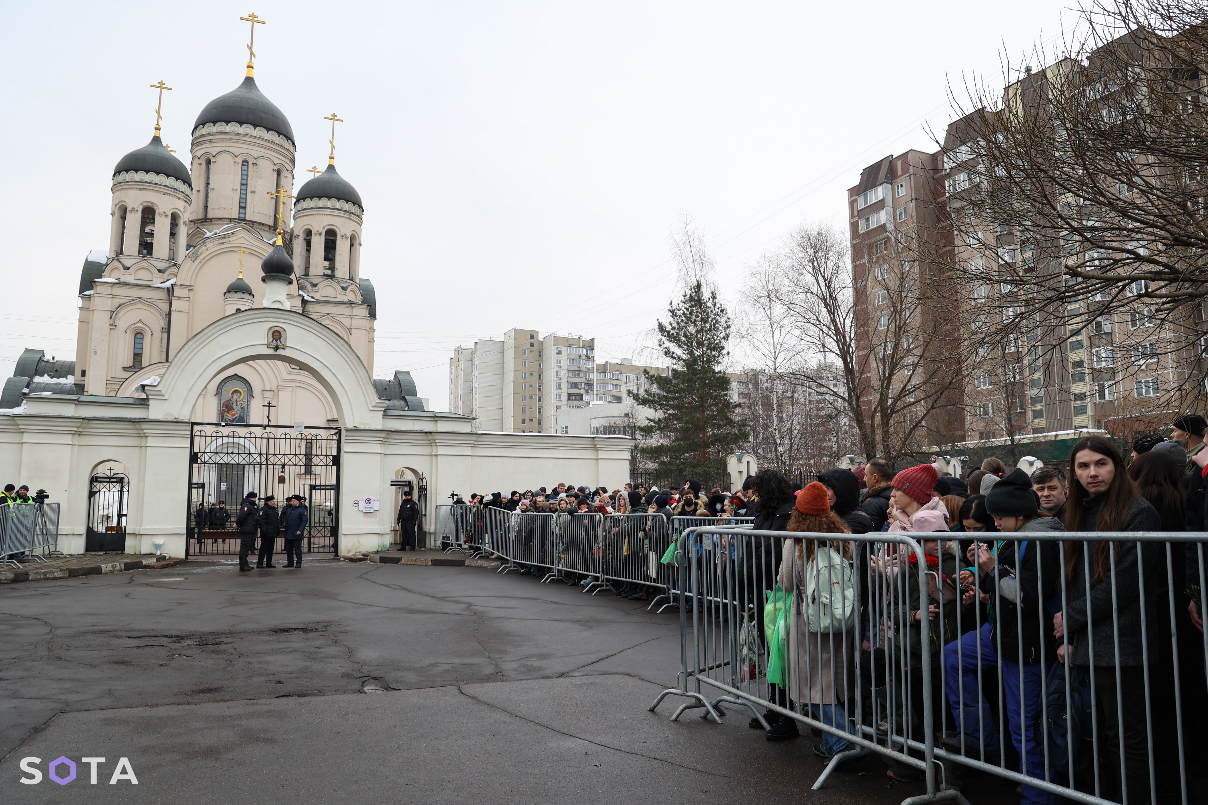 Я столько доброты в один день давно не видела»‎. Как похороны Навального  напомнили нам, что мы не одни — SOTA