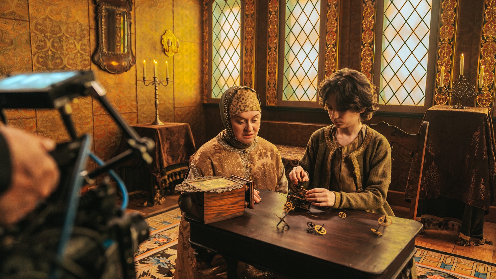 Фотография со съемок сериала
kinopoisk.ru