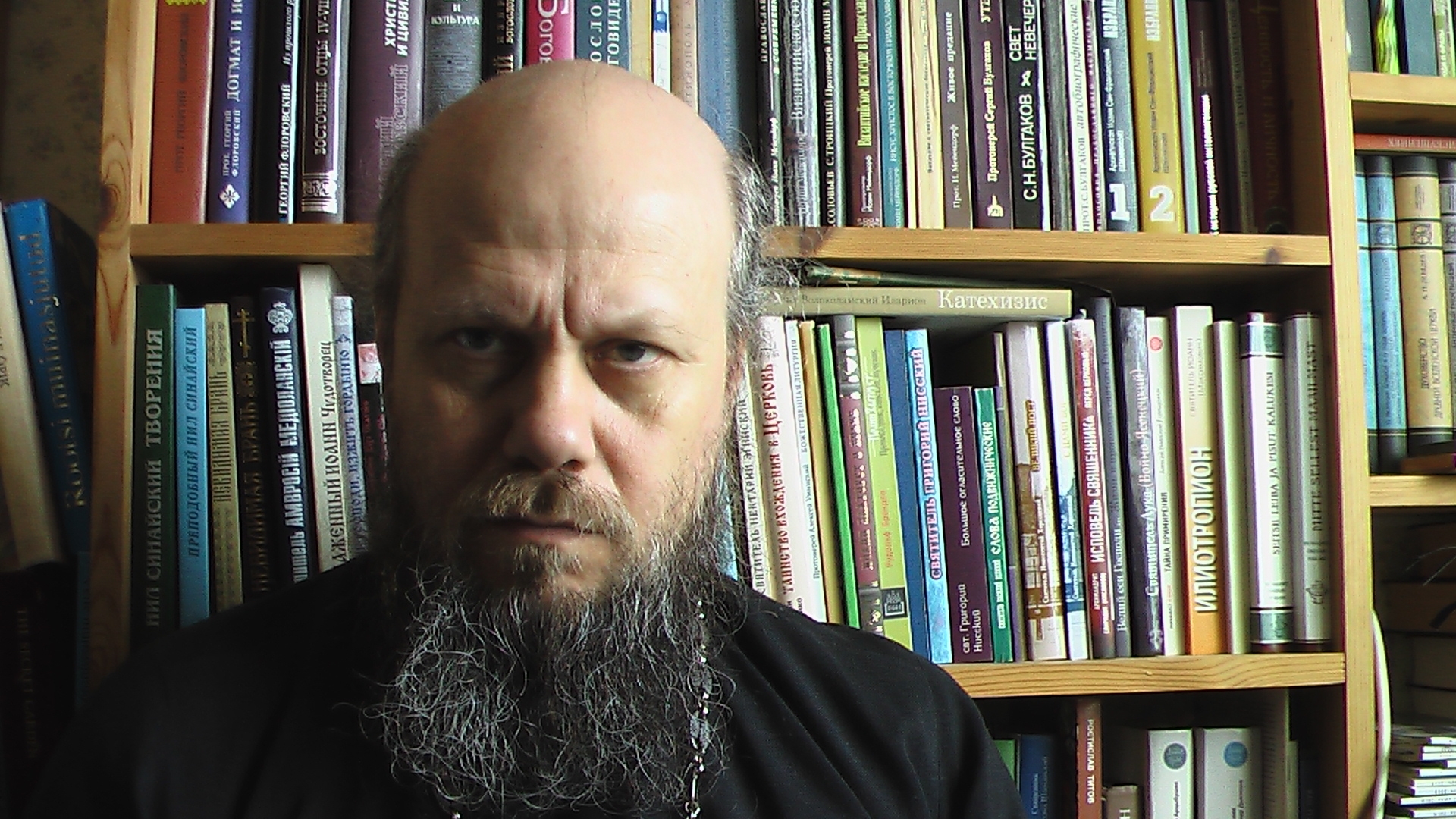 Обложка статьи «Мы – автономная структура»: эстонский православный священник о власти, Церкви и войне