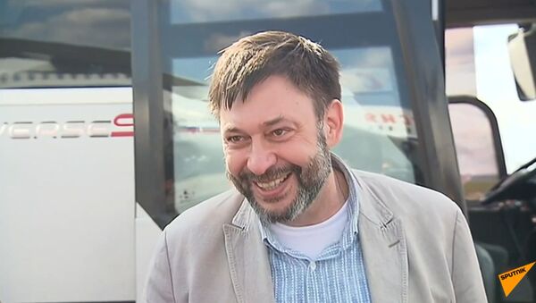 Вышинский во время обмена. Скриншот из видео: «Спутник»