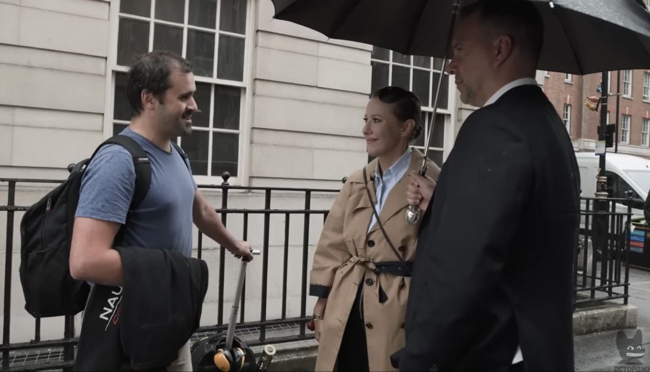 Обложка статьи Соболь обвинила Собчак в прослушке интервьюируемых перед эфиром