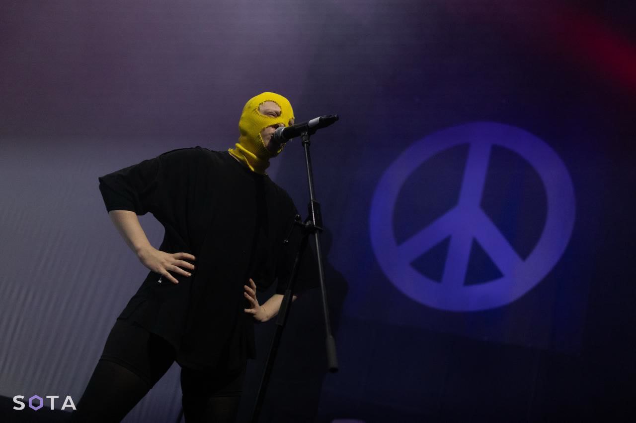 Обложка статьи Тверской суд Москвы признал Pussy Riot экстремистской организацией