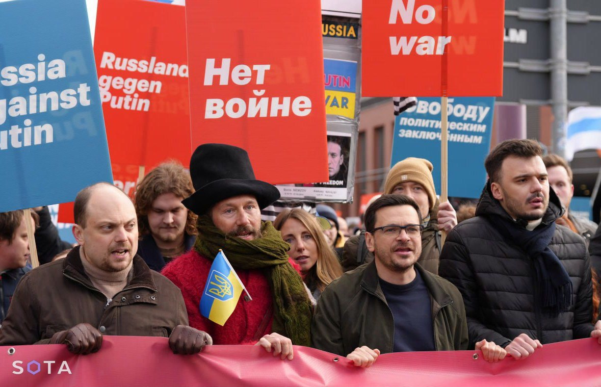 Кара-Мурза и Яшин на митинге в Берлине 1 марта. Фото: SOTA