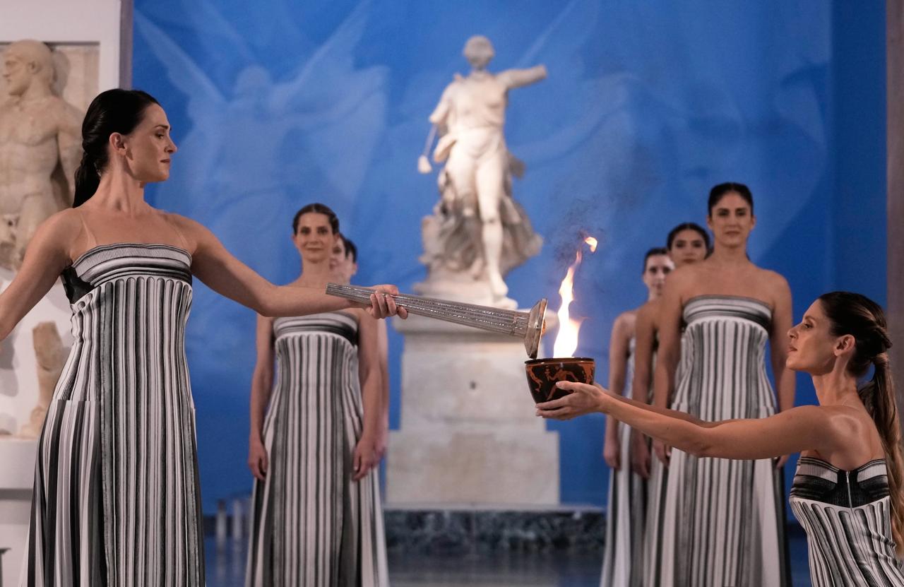 Обложка статьи В Греции зажгли олимпийский огонь Игр-2026