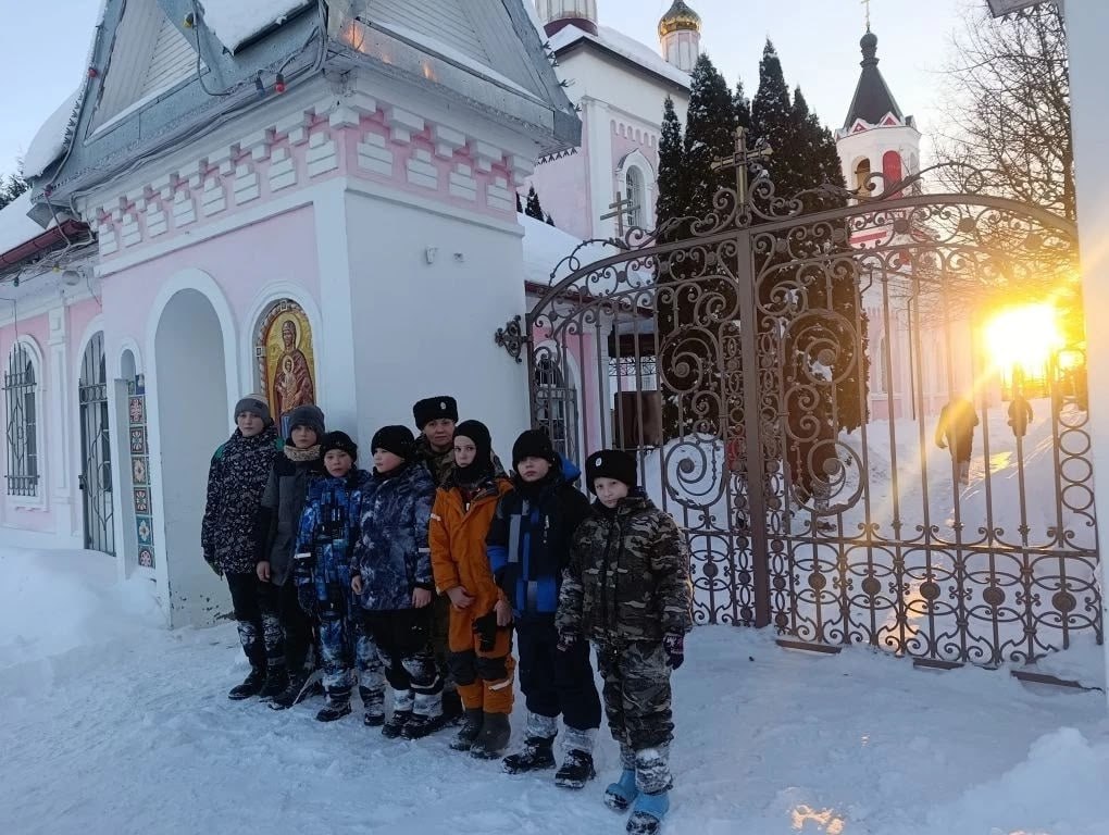 Обложка статьи Третьеклассники учились «поражать цели гранатами» на празднике в честь погибшего на войне игумена