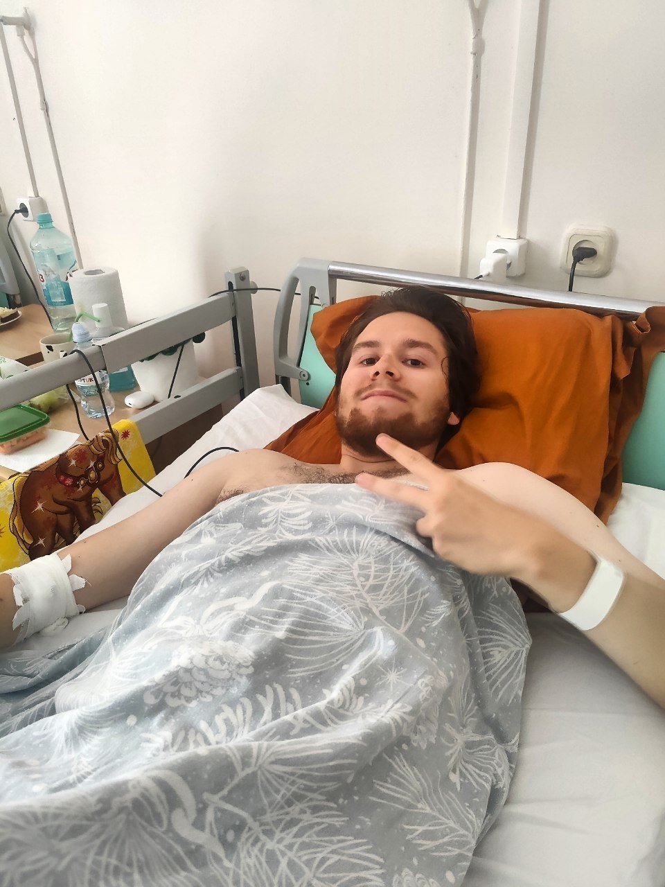 Обложка статьи Урбанист, выпрыгнувший из окна при побеге от полиции, прекратил избирательную кампанию