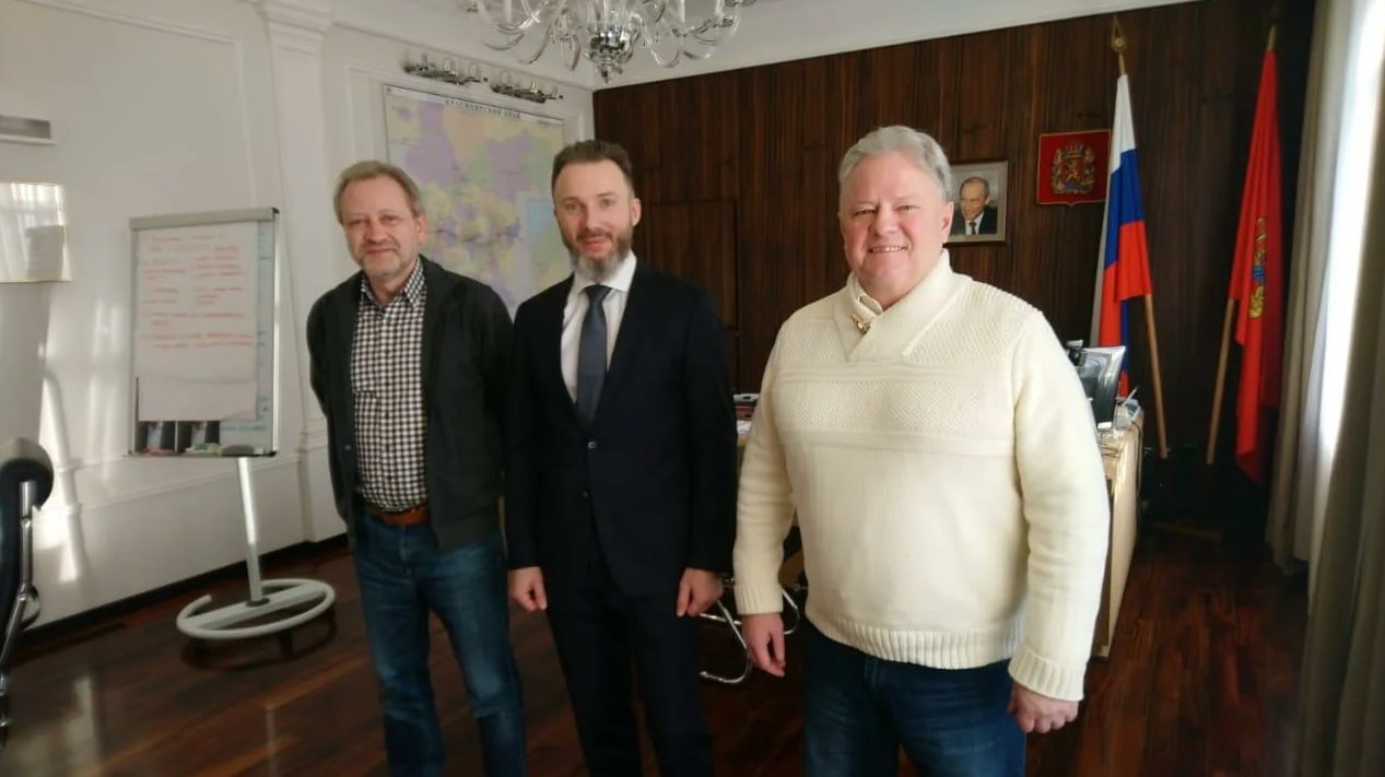 Обложка статьи Конфликт в Союзе журналистов обернулся спором о том, кто из его участников больше любит российскую власть