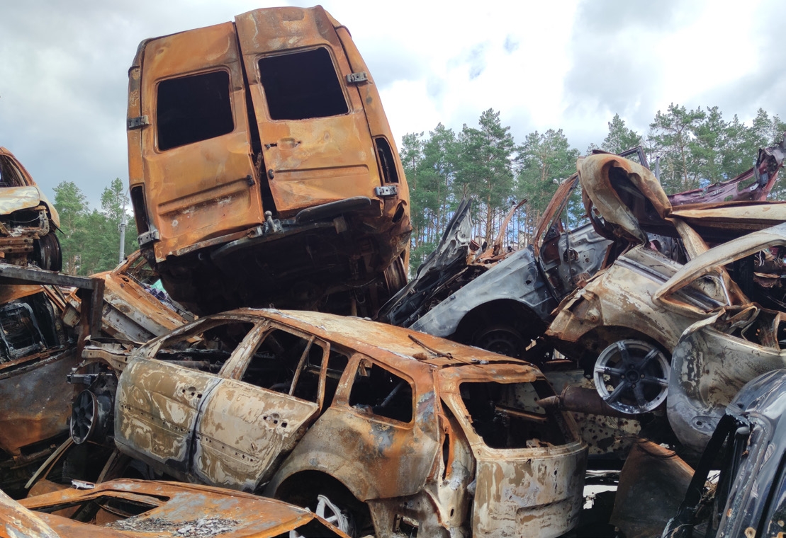 ««Кладбище» сгоревших в боях автомобилей в Ирпене» (Андрей Сапунов)
Фото:&nbsp;Андрей Сапунов&nbsp;&nbsp;

