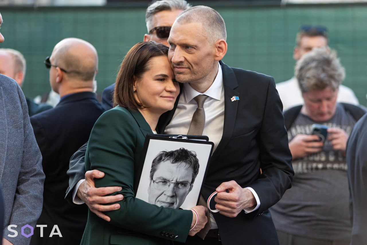 Обложка статьи Тихановский обвинил «Нашу Ніву» в дискредитации белорусских оппозиционеров в интересах Офиса Тихановской