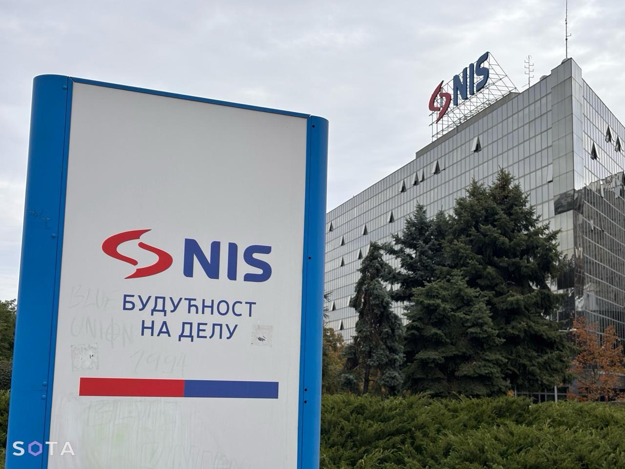 Обложка статьи США потребовали выхода российских акционеров из NIS для снятия санкций