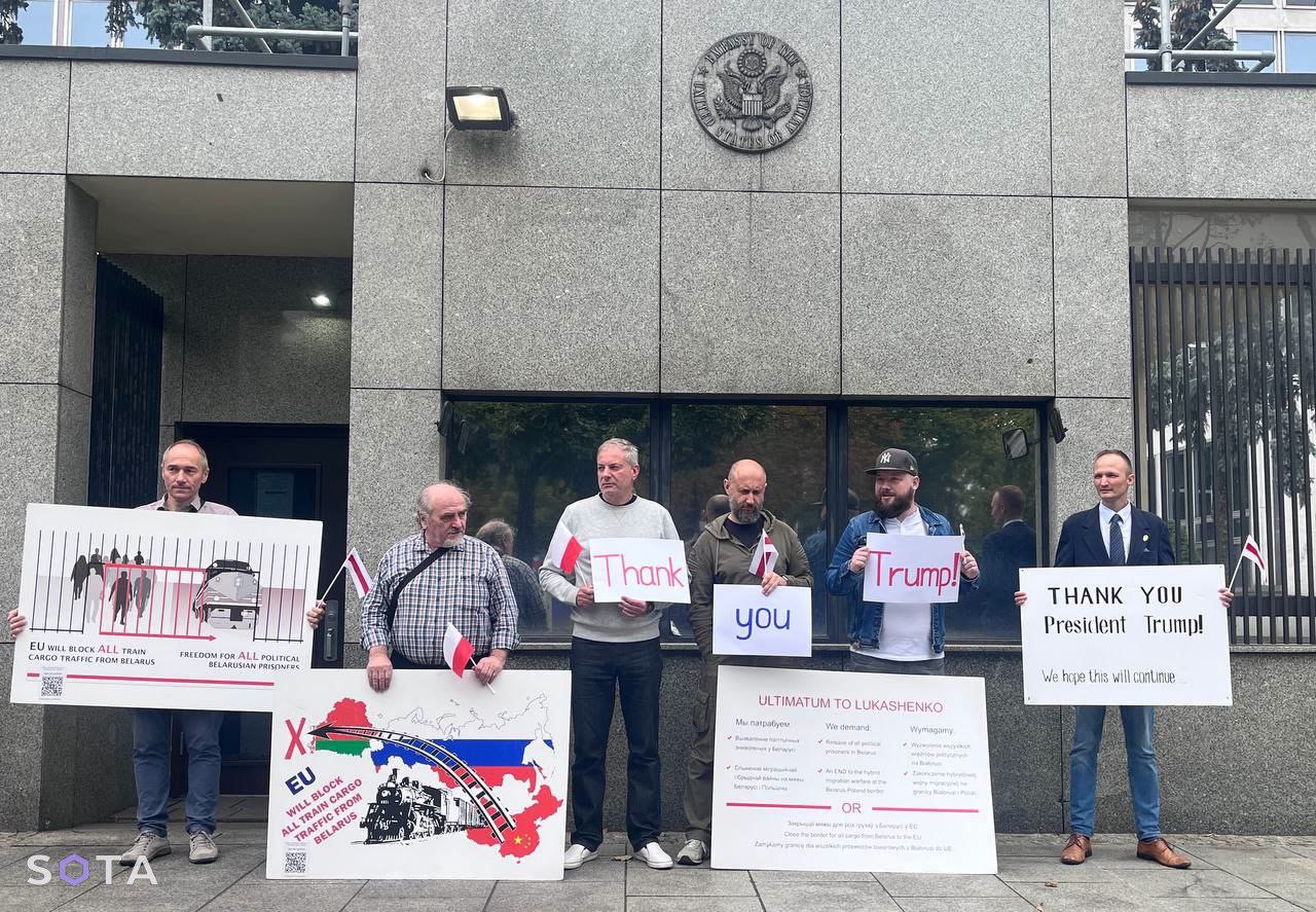 Обложка статьи Белорусы в Варшаве поблагодарили Трампа за освобождение политзаключенных