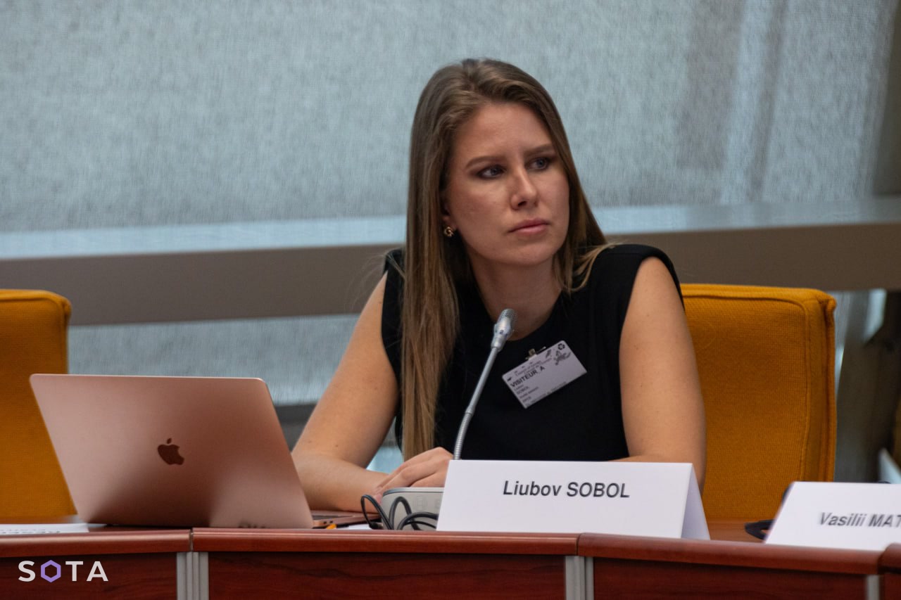 Обложка статьи Соболь заявила, что новое заседание оппозиции в ПАСЕ пройдет при участии СМИ. На самом деле, оно будет закрытым