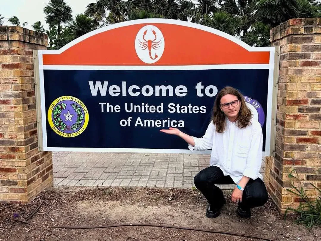 Депортированный Александр Гуд в 2023 году в США
Fasebook