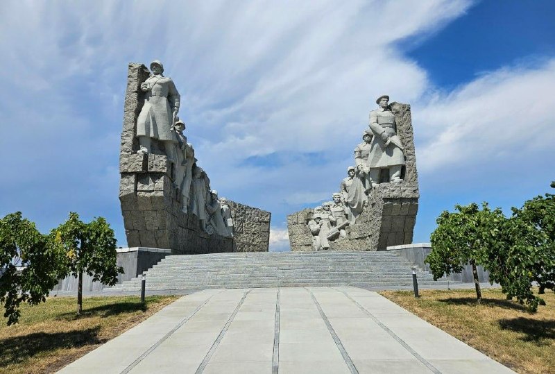 Обложка статьи Беспилотник попал на территорию музея «Самбекские высоты» в Ростовской области