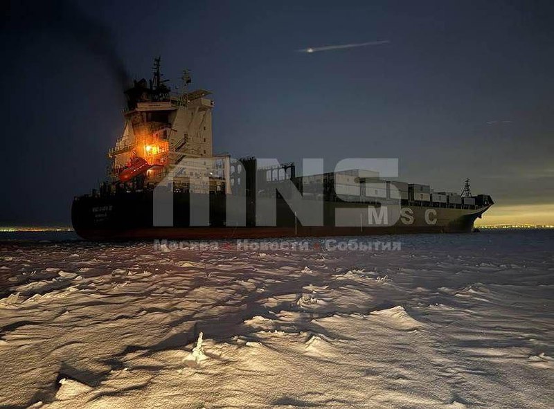 Обложка статьи В Финском заливе произошел взрыв на контейнеровозе, следовавшем в Петербург