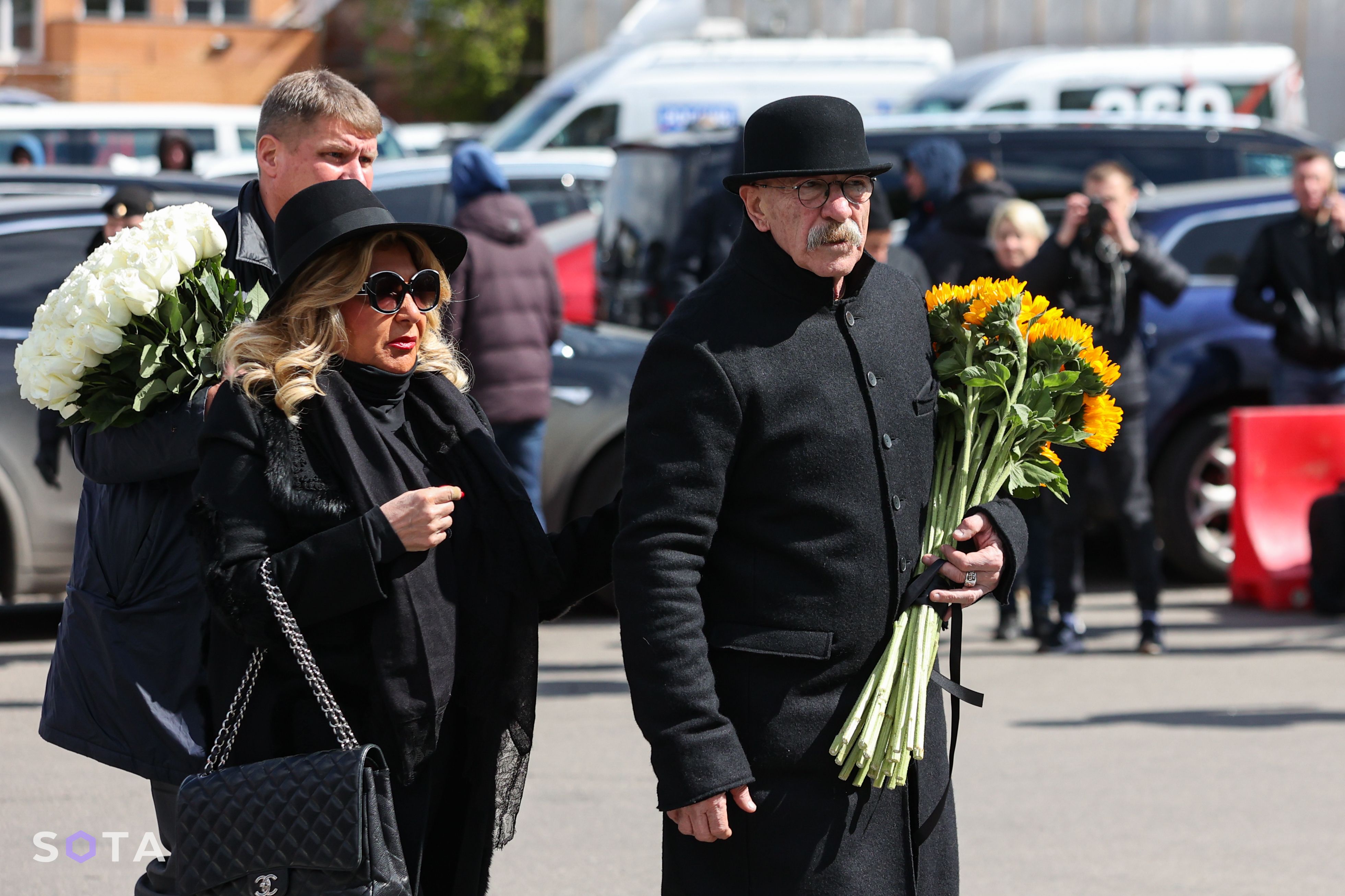 Александр Розенбаум с женой Еленой Савшинской