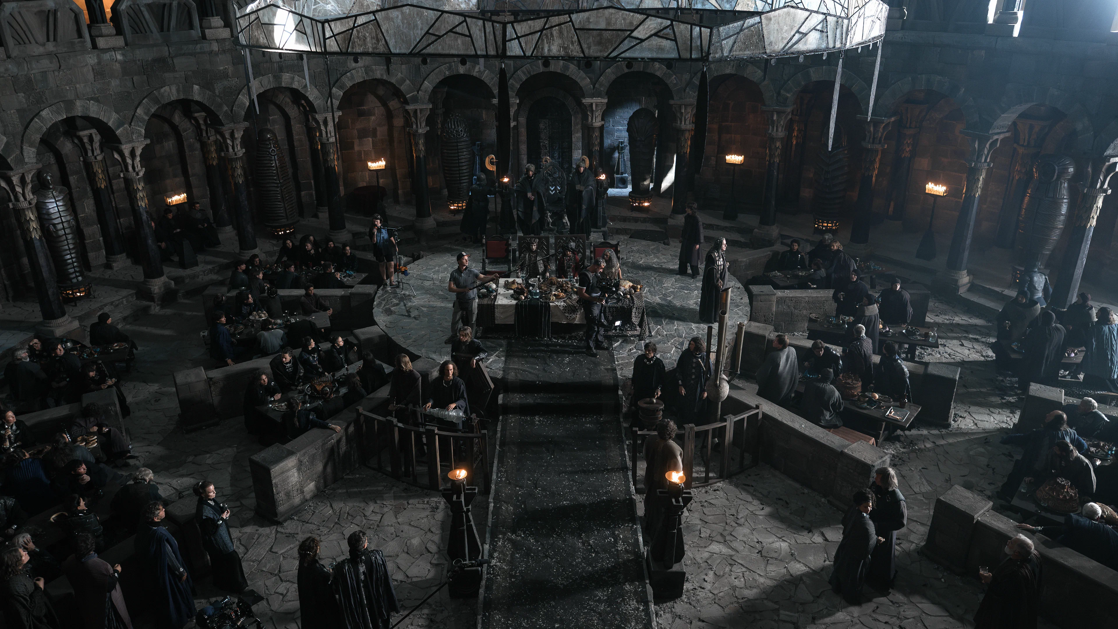 Фото со съёмок сериала «Трудно быть богом»
kinopoisk.ru